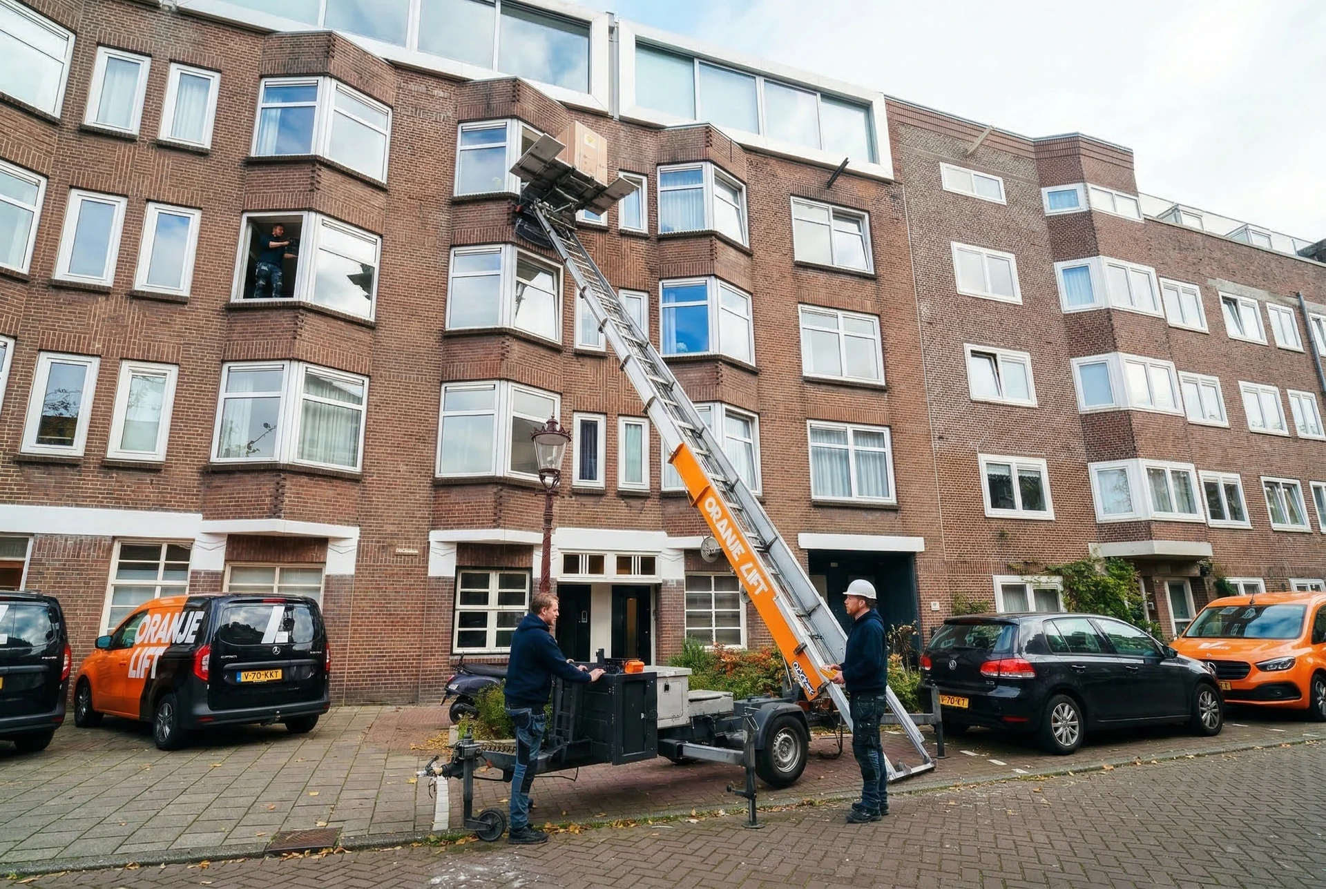 Verhuislift in actie in Waalwijk